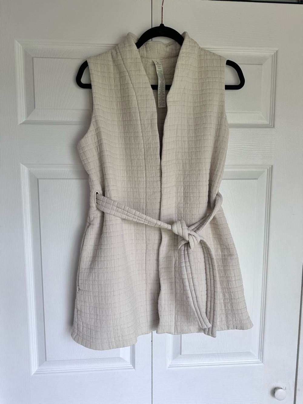Lightweight lululemon vest size 6